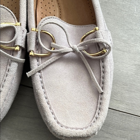 NWOT RALPH LAUREN Suede Leather Loafer with Bow and Gold Detail, Size 7.5 - Picture 3 of 11